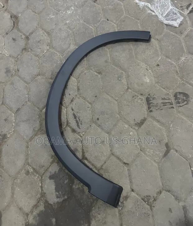 HRV Rear Flare 2015 2016 2017 2018 2019 2020 2021 Back Fender Moulding · Photo 1