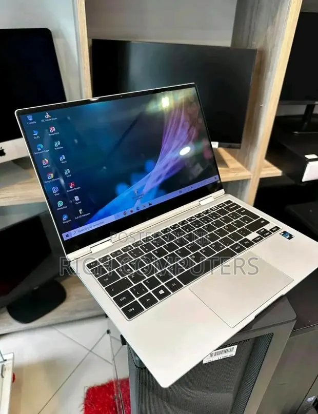 New Laptop Samsung Galaxy Book4 16GB Intel Core i7 SSD 512GB · Photo 1