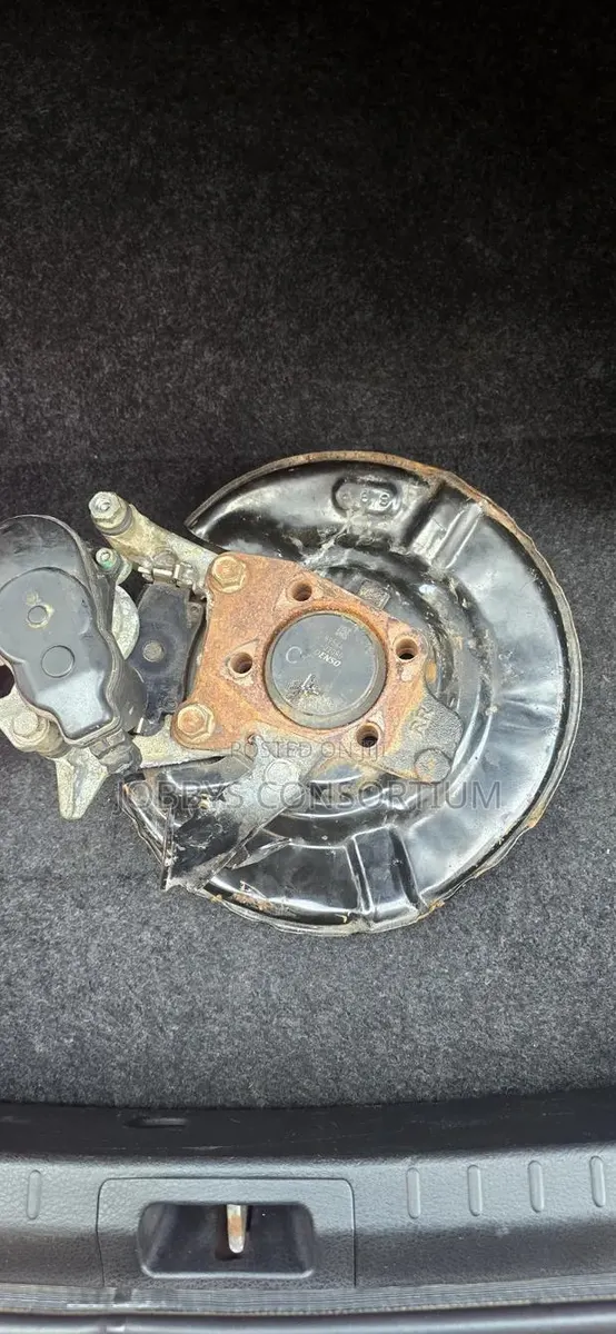 2025 Corolla Back Hub Complete Set With Sensor · Photo 1