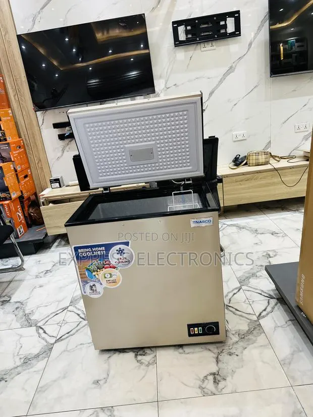 Zealous Sleek Gold Chest Freezer Single Door 150l · Photo 1