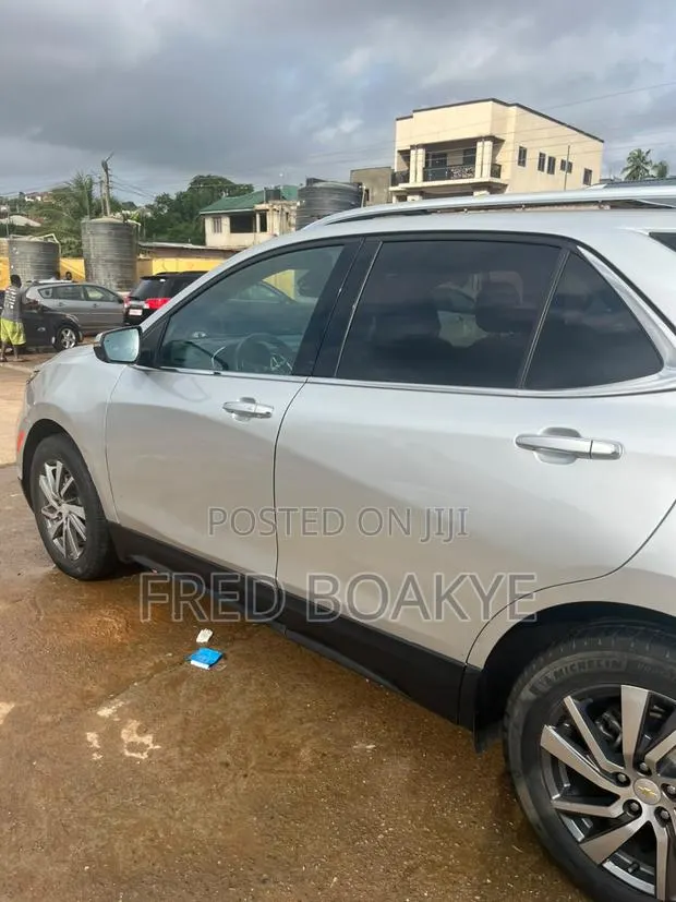 Chevrolet Equinox 2022 Silver · Photo 1