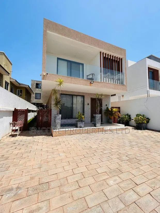 4bdrm House in Adjiriganor for sale · Photo 1