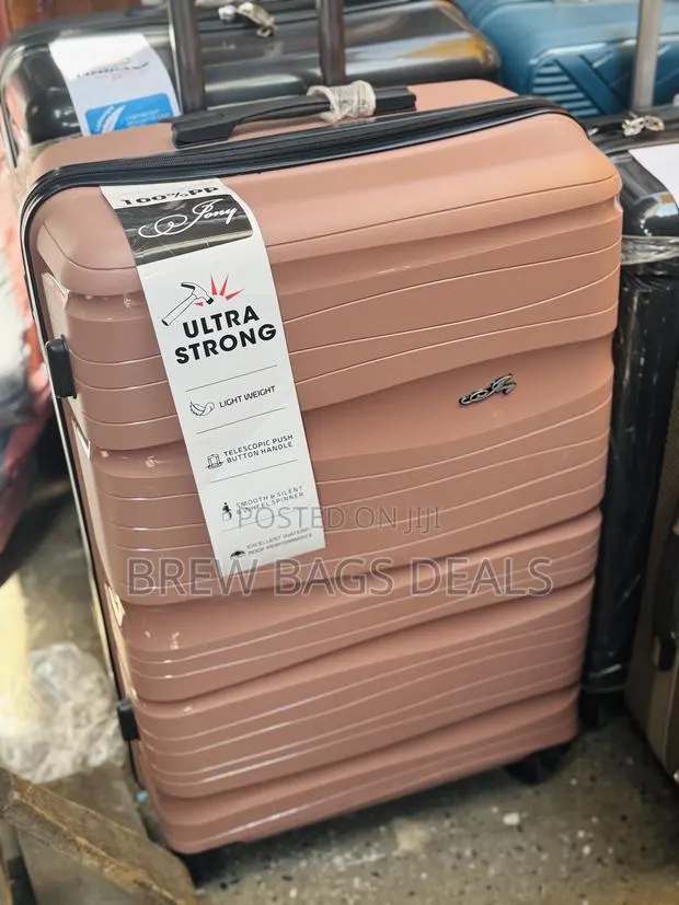 Premium Quality Ultra Strong Single Large 29 Inches Traveling Bag. · Photo 1