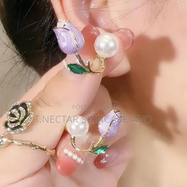 Ladies Earrings · Photo 1