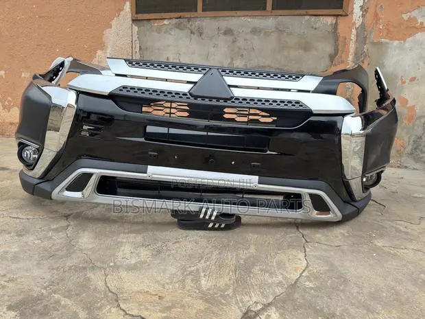 Mitsubishi Outlander 2019 2020 2021 Front Bumper Complete · Photo 1