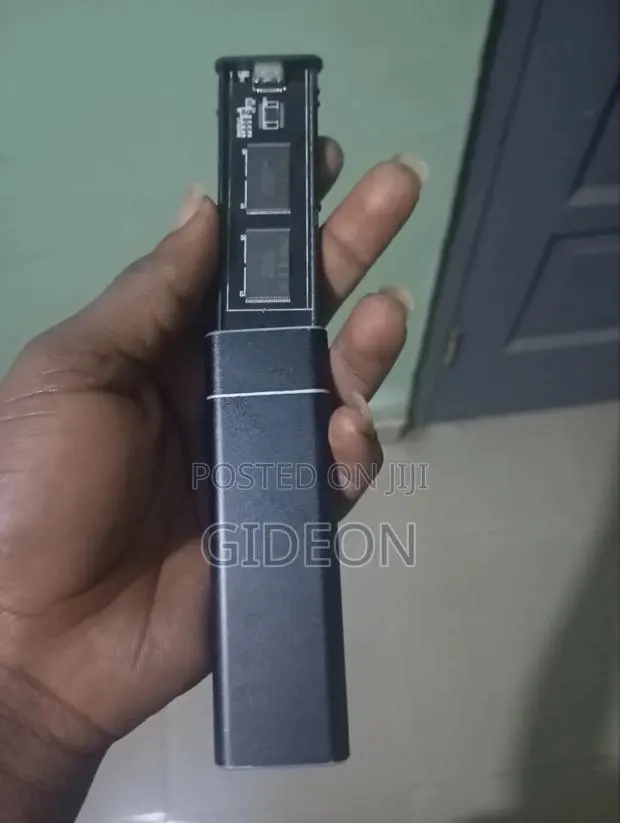 External SSD Drive 2TB · Photo 1