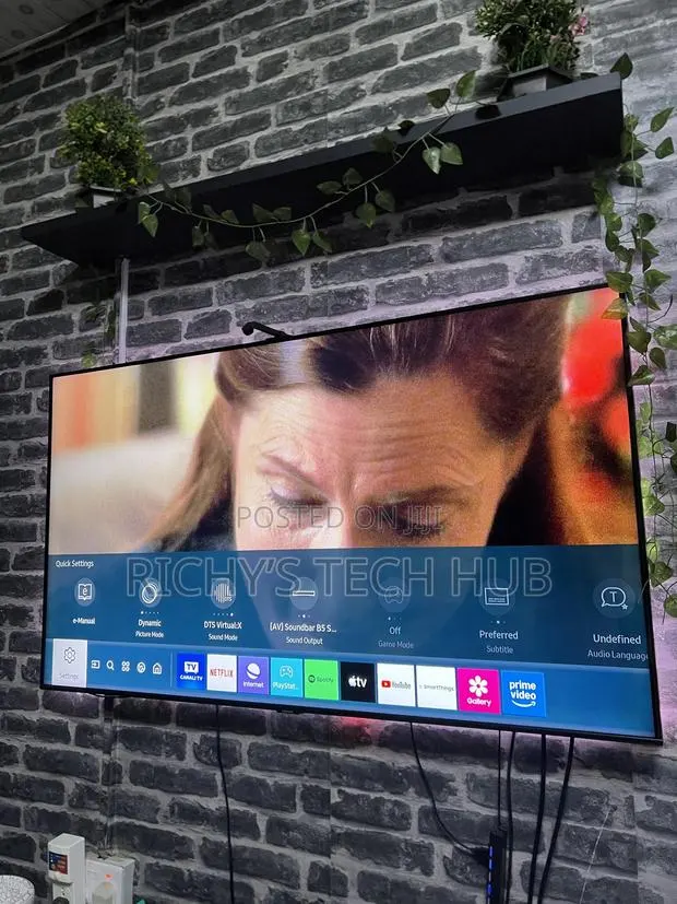 Very Neat 55 Inches Slim Smart Samsung Qled 4k Tv Q60t · Photo 1