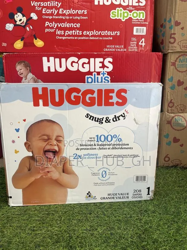 Huggies Snug Dry Baby Diapers, Size 1 (8-14 Lbs), 208 Count · Photo 1