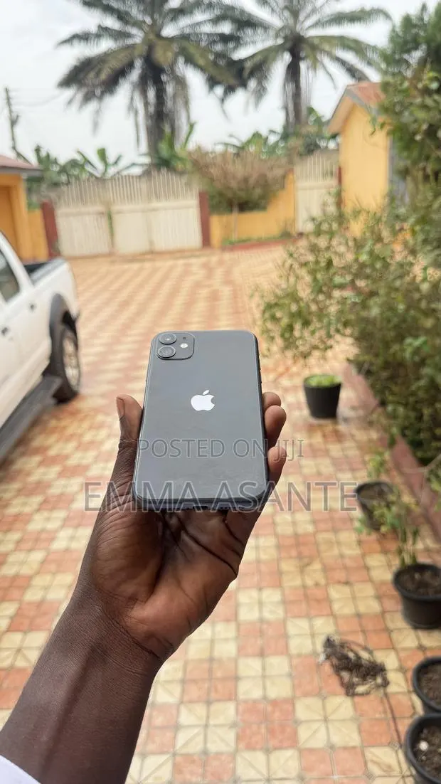 Apple iPhone 11 256 GB Black · Photo 1