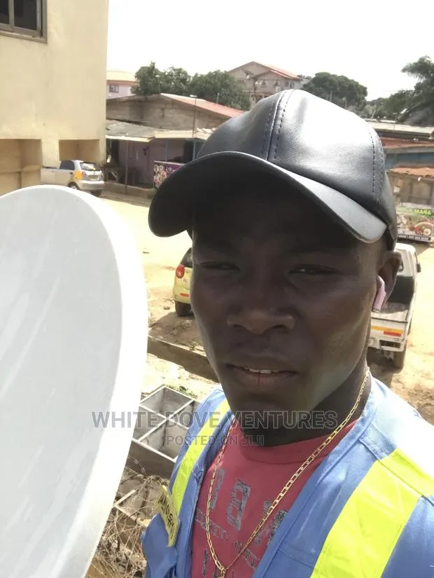 Professional Satellite Dish Installer · Photo 1