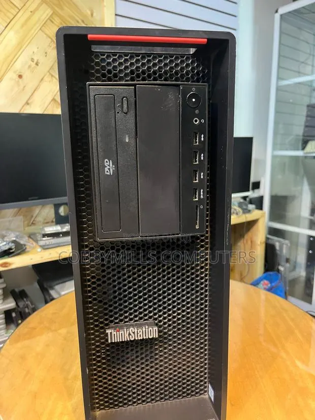 Desktop Computer Lenovo ThinkStation P520 16GB Intel Xeon HDD+SSD 256GB · Photo 1