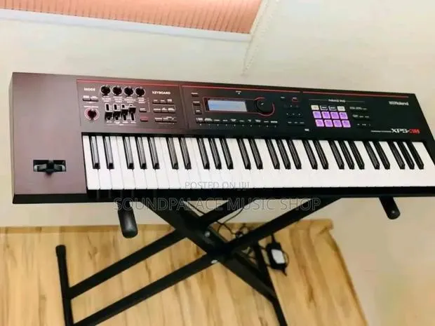 Roland XPS-30 Expandable Keyboard With Black Chassis 61-Key Layout. · Photo 1