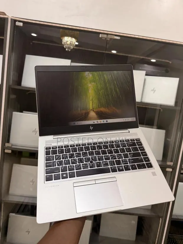 Laptop HP EliteBook 745 G6 8GB Intel Core i5 SSD 256GB · Photo 1