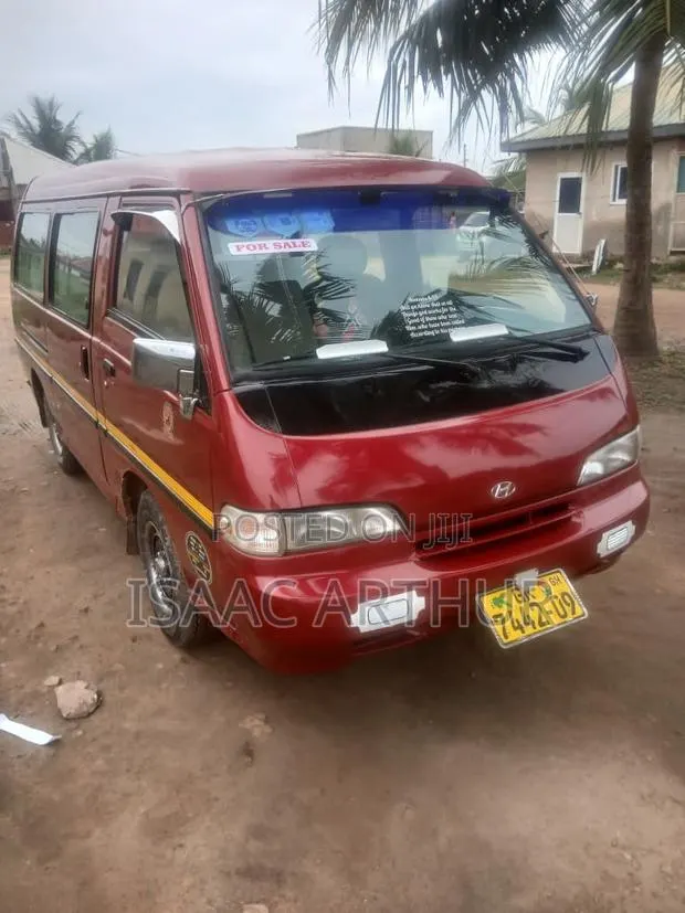 Hyundai H-100 2000 · Photo 1