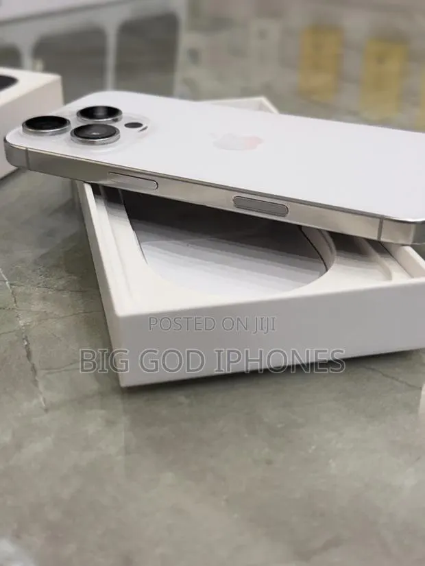 Apple iPhone 16 Pro 512 GB White · Photo 1