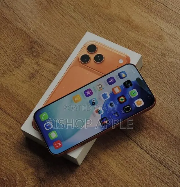 Apple iPhone 17 Pro Max 512 GB Orange · Photo 1