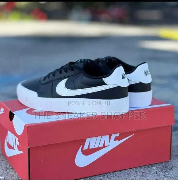 Nike Fly Wire Black and White · Photo 1
