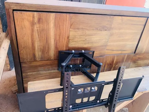 Quality Full Motion TV Wall Mount for Most 32-75 Inch, Black · Photo 1