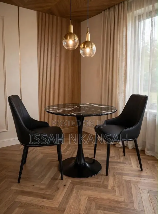 Black and White Marble Table + 2 Chairs · Photo 1