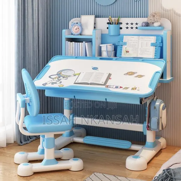 Kids Desk and Chair · Photo 3
