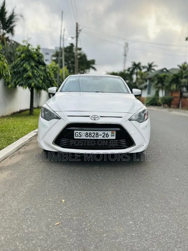Toyota Corolla 2019 White · Photo 1