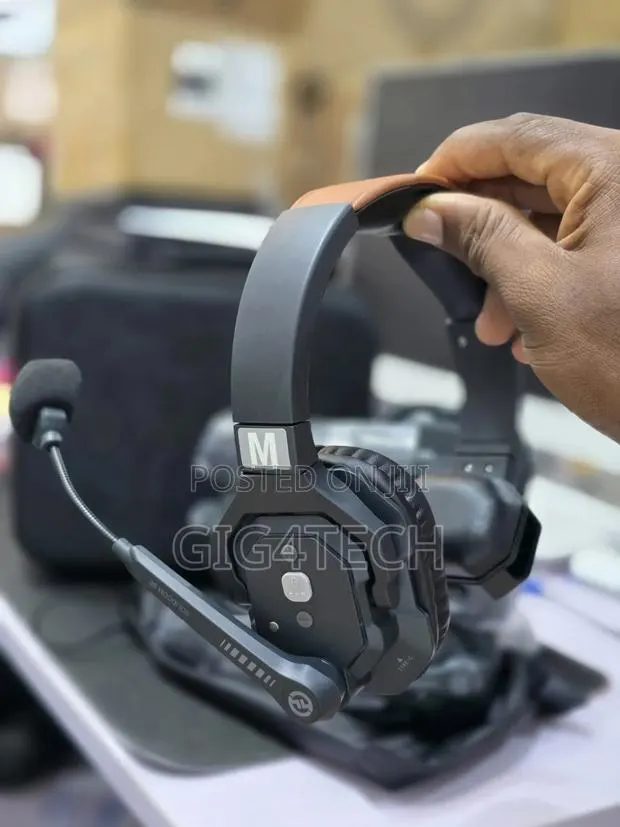 Hollyland Solidcom Se 4s Global 4-Person Intercom Headset · Photo 1