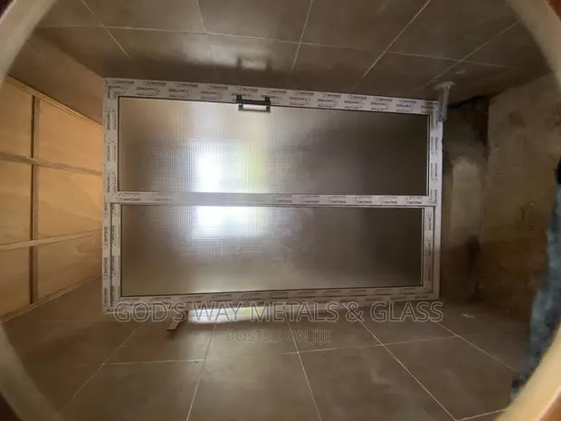 Bathroom/Washroom Division Sliding Door · Photo 1