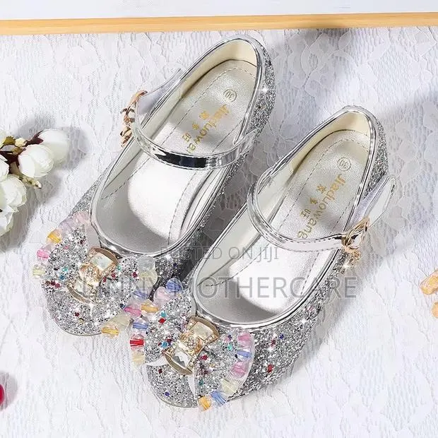 Princess Crystal Shoes for Girls · Photo 3