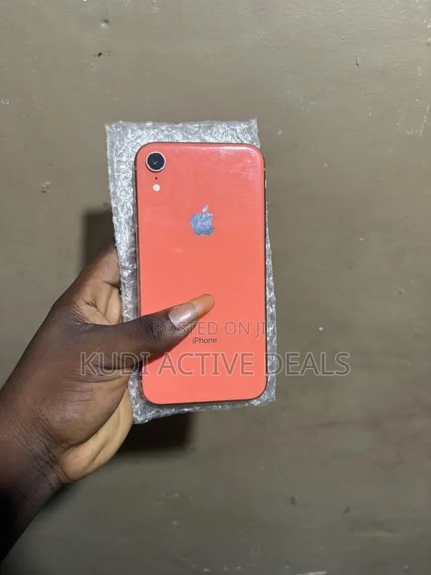 New Apple iPhone XR 64 GB Orange · Photo 1