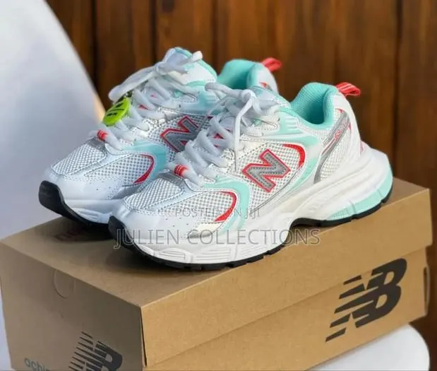 Classic New Balance 530 White Red and Green · Photo 1