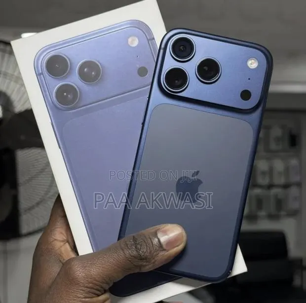Apple iPhone 17 Pro Max 512 GB Blue · Photo 1