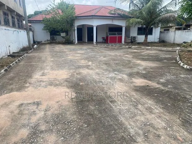 5bdrm House in Ashongman Estate, Accra Metropolitan for sale · Photo 1