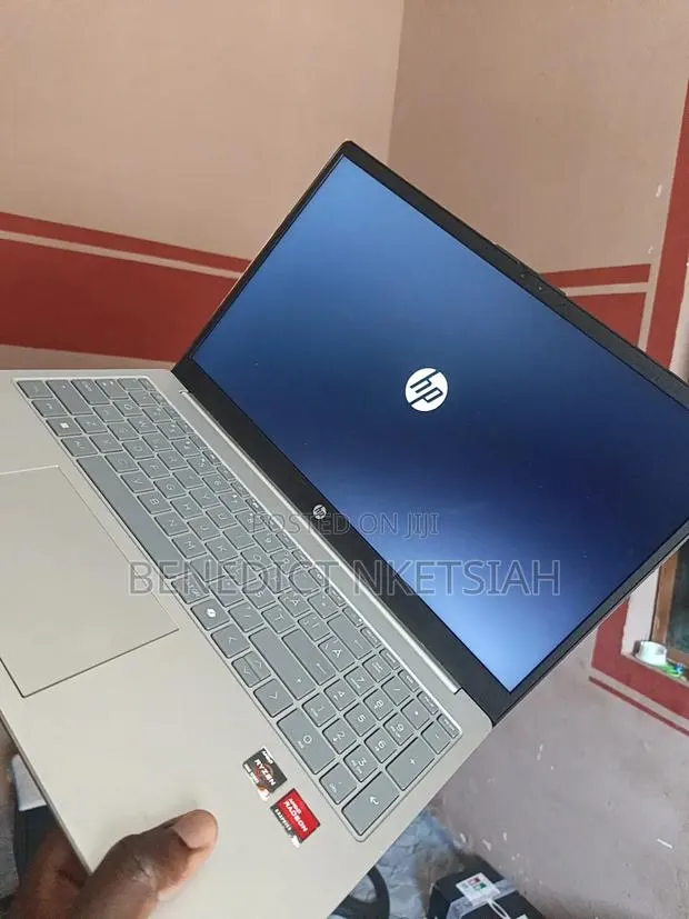 Laptop HP 15 16GB AMD Ryzen 5 SSHD (Hybrid) 500GB · Photo 1