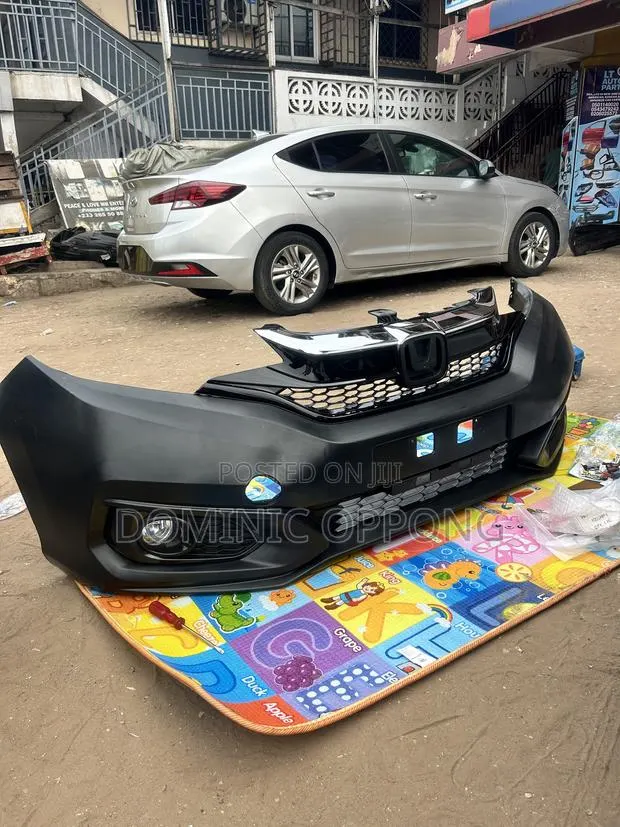 Honda Fit 2018- 2019 Complete Front Bumper · Photo 1