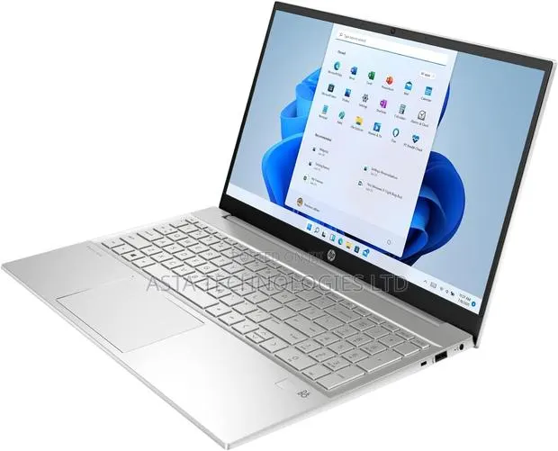 New Laptop HP 14S 8GB Intel Core I5 SSD 512GB · Photo 1