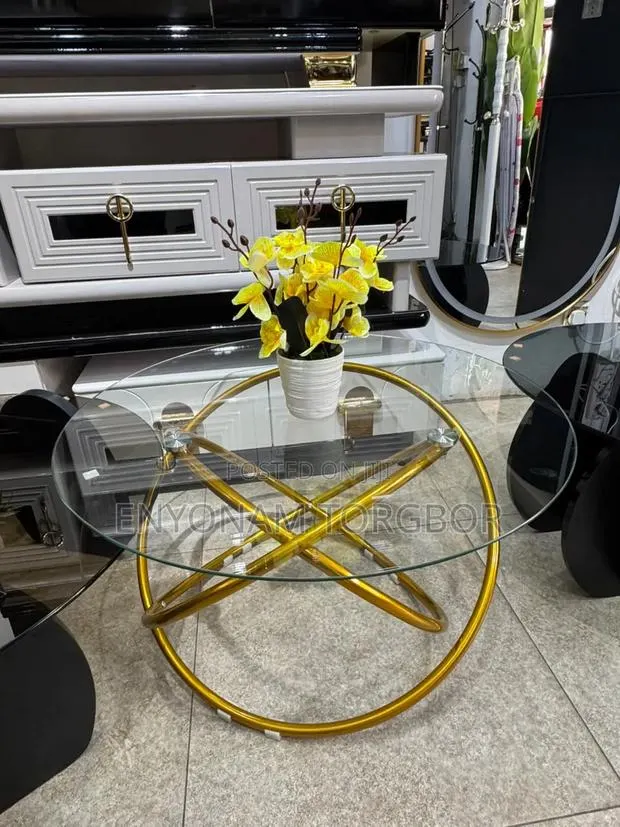 Liquid Glass Center Table · Photo 1