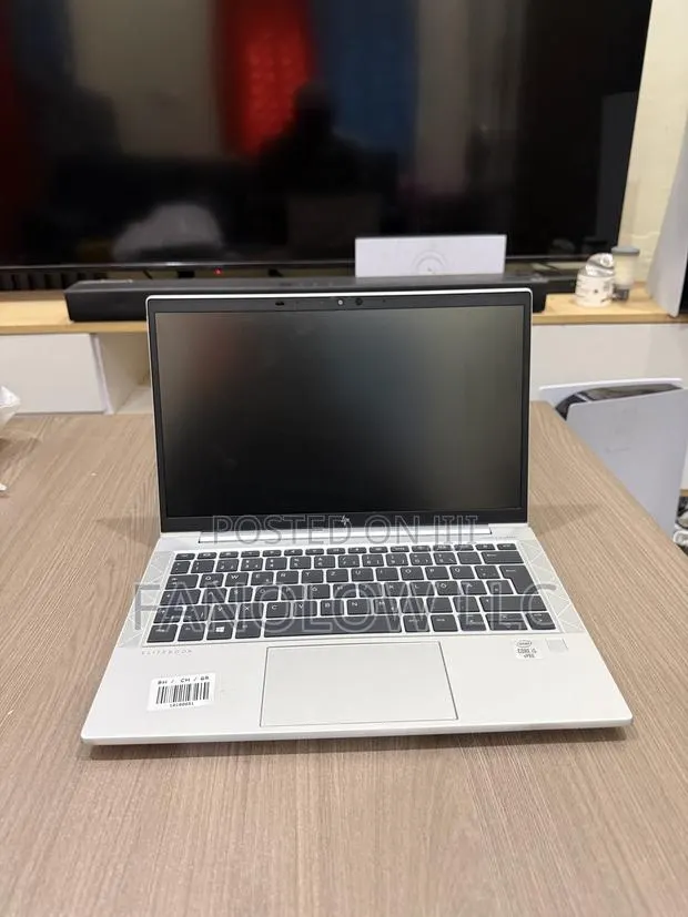 New Laptop HP EliteBook 840 G7 8GB Intel Core i5 SSD 256GB · Photo 1