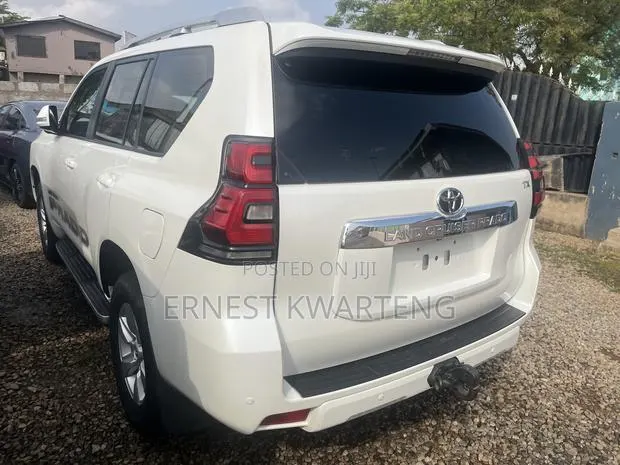 Toyota Land Cruiser Prado 2017 White · Photo 1