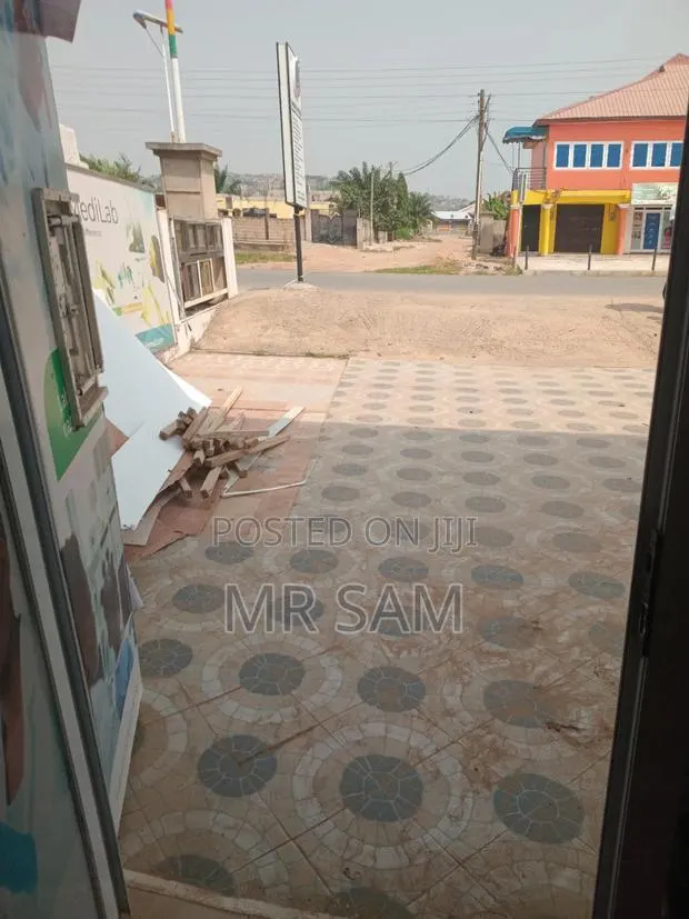 Shop for Rent at Tuba Road Side · Photo 1