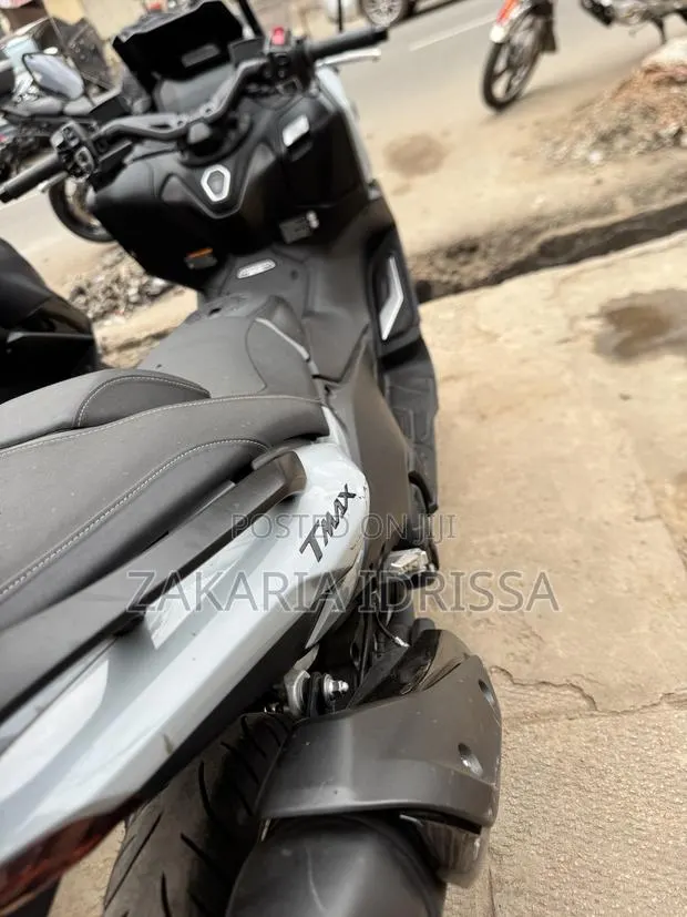 New Yamaha 2025 · Photo 1