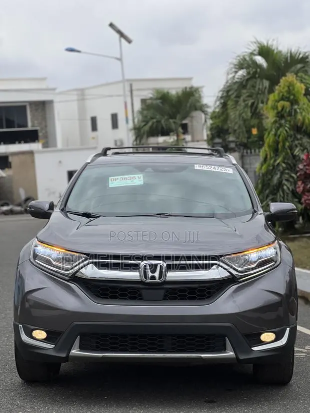 Honda CR-V Touring AWD 2018 Gray · Photo 1