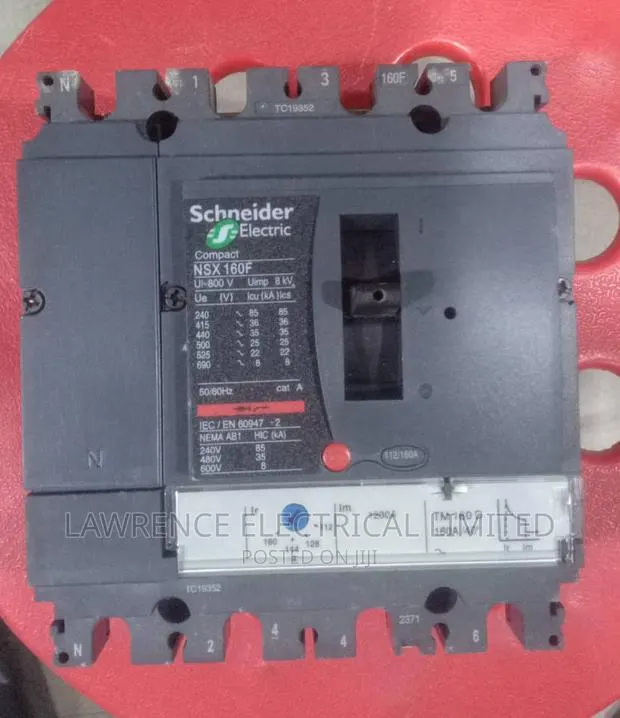 Schnider Breaker 160amps · Photo 1