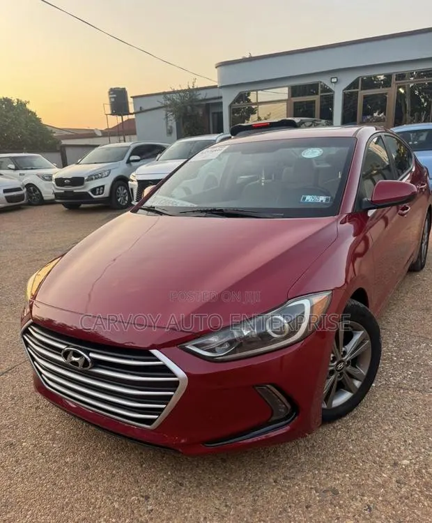 Hyundai Elantra Value Edition 2018 Red · Photo 1