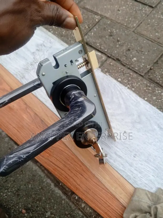 Quality Wooden Doors Lock for Bedrooms Made in Italy. · Photo 1