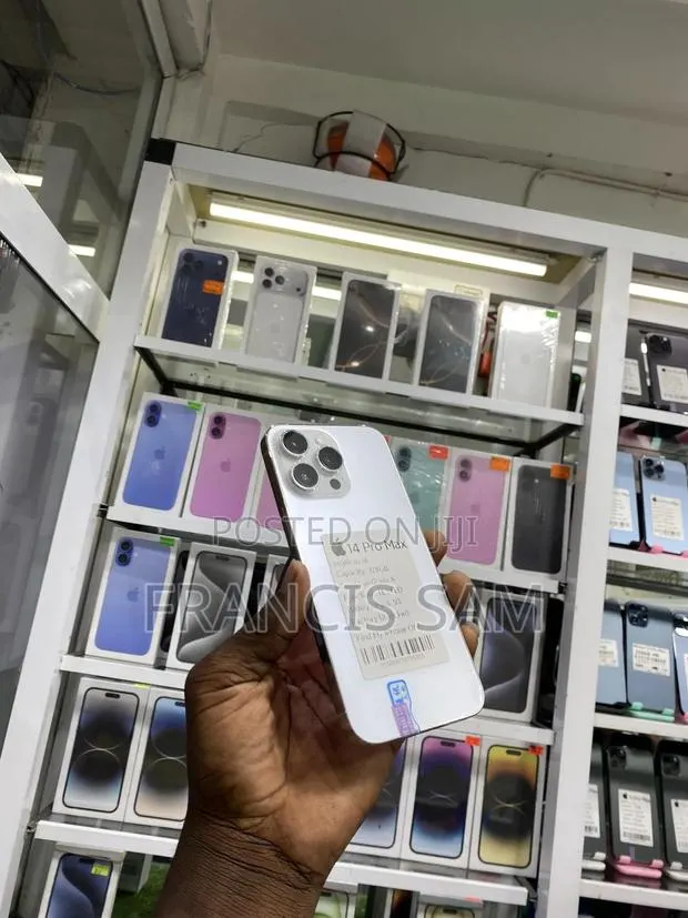 Apple iPhone 14 Pro Max 128 GB Silver · Photo 1