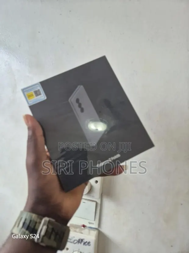 New Samsung Galaxy Z Fold6 1 TB Pink · Photo 1