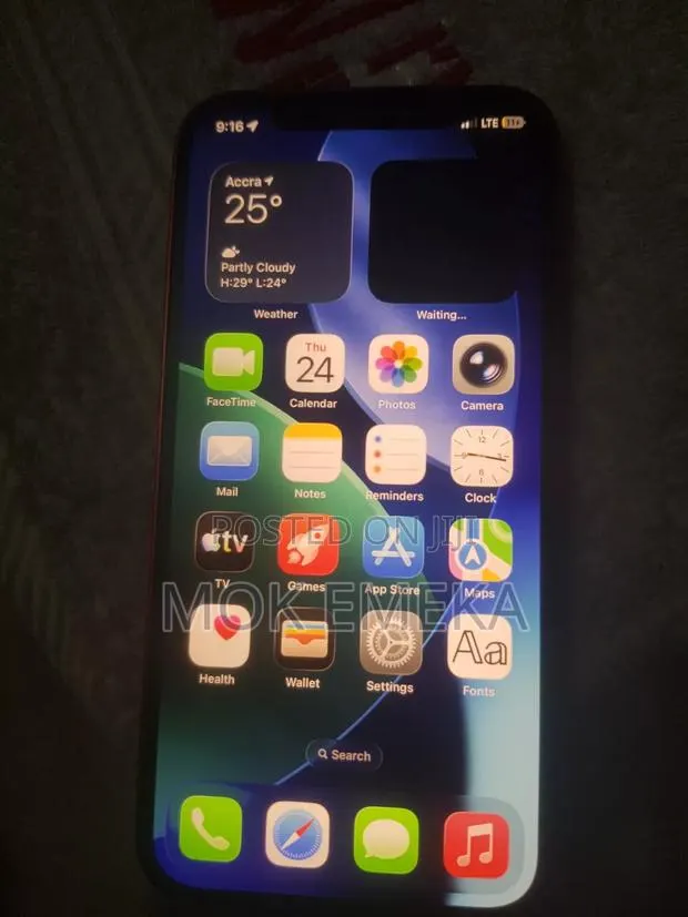 Apple iPhone 12 128 GB Red · Photo 1