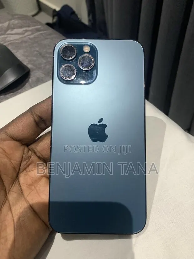 Apple iPhone 12 Pro Max 256 GB Blue · Photo 1