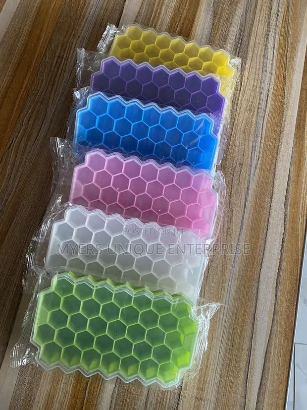Silicon Ice Maker Mold With Cover · Photo 1