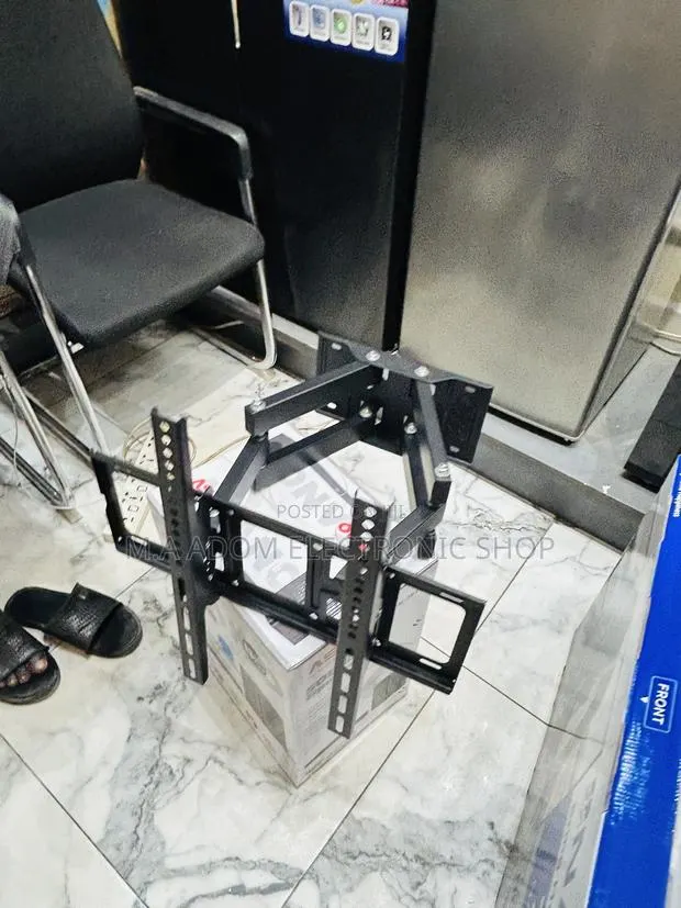 Adjustable Tv Mount 32”-80” · Photo 1